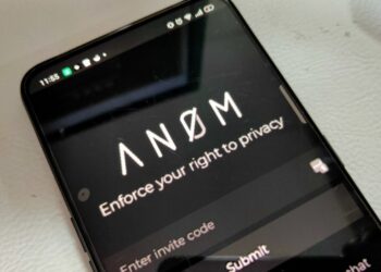 കള്ളക്കടത്തുകാര്‍-വാങ്ങിയത്-പോലീസിന്റെ-ഫോണ്‍;-ക്രിമിനല്‍-ശൃംഖല-തകര്‍ത്ത്-സ്റ്റിങ്-ഓപ്പറേഷന്‍