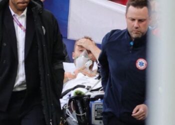 എറിക്സണ്-കാര്‍ഡിയാക്ക്-മസാജ്-നല്‍കി,-മൈതാനം-വിടും-മുന്‍പ്-സംസാരിച്ചു:-ടീം-ഡോക്ടര്‍