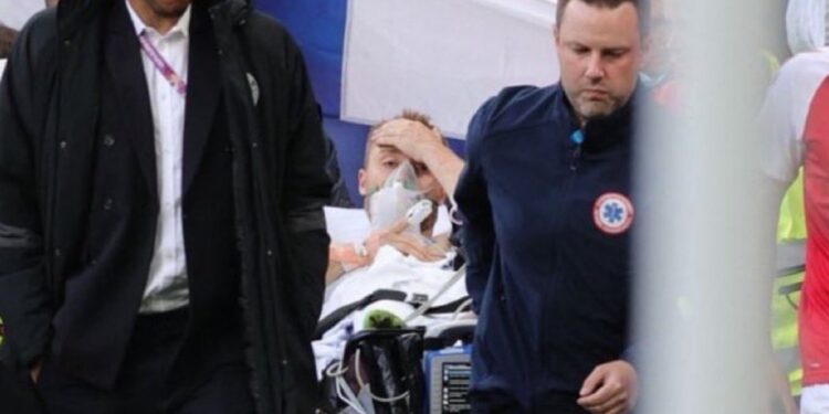 എറിക്സണ്-കാര്‍ഡിയാക്ക്-മസാജ്-നല്‍കി,-മൈതാനം-വിടും-മുന്‍പ്-സംസാരിച്ചു:-ടീം-ഡോക്ടര്‍