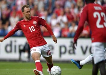 ആശുപത്രിയിൽ-നിന്ന്-ടീം-അംഗങ്ങൾക്ക്-ആശംസയറിയിച്ച്-ക്രിസ്റ്റ്യൻ-എറിക്സൺ