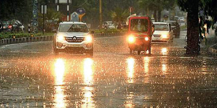 കാലവ‍ര്‍ഷം-ശക്തമാകുന്നു;-സംസ്ഥാനത്ത്-ഇന്നും-കനത്ത-മഴയ്ക്ക്-സാധ്യത;-മൂന്ന്-ജില്ലകളിൽ-തീവ്രമഴ