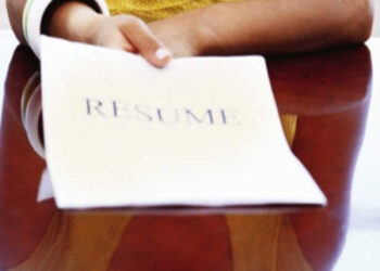 പാട്ട്-കേൾക്കുക,-ഇന്റർനെറ്റ്-സെർച്ചിങ്!-ഇതൊക്കെയാണോ-നിങ്ങളുടെ-ബയോഡാറ്റയിലെ-ഹോബികൾ?