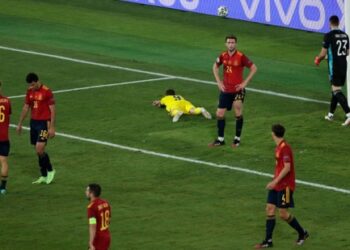 ഗോളടിക്കാനാളില്ല!