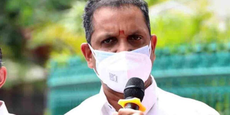 ബിവറേജുകൾ-തുറക്കാം,-ആരാധനാലയങ്ങൾക്ക്-വിലക്ക്;-സർക്കാർ-വിശ്വാസികളുടെ-വികാരങ്ങൾ-മാനിക്കണം:-കെ-സുരേന്ദ്രൻ