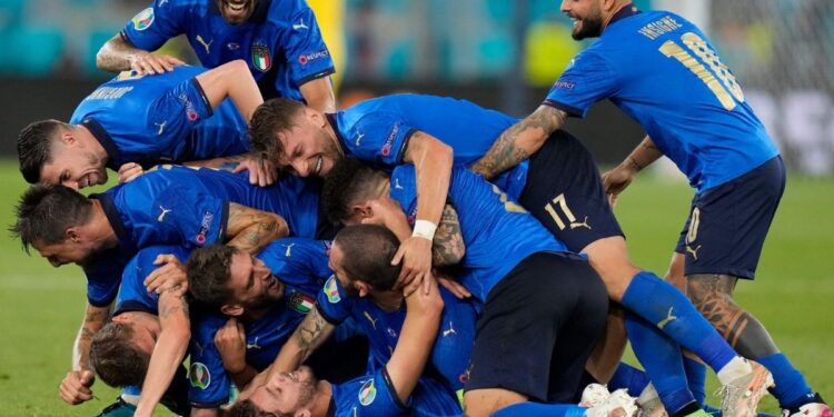 uefa-euro-2020:-ഇരട്ട-ഗോളുമായി-ലൊക്കാറ്റലി;-ഇറ്റലി-പ്രീക്വാർട്ടറിൽ