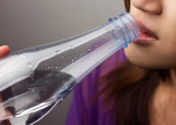 കാമുകനുമായുള്ള-വഴക്ക്-മറക്കണം,-‘അംനേഷ്യ-വെള്ളം’-ഓർഡർ-ചെയ്ത്-യുവതി