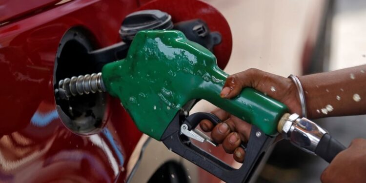 ഇന്ധനവില-മേലോട്ടു-തന്നെ;-പെട്രോള്‍-ലിറ്ററിന്-29-പൈസയും-ഡീസലിന്-30-പൈസയും-കൂടി