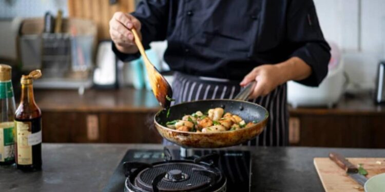 അടുക്കള-ജോലിക്കിടെ-പൊള്ളലേറ്റോ?-അവിടെ-തന്നെ-പരിഹാരമുണ്ടല്ലോ