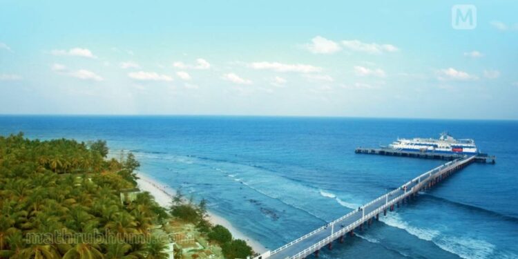 ലക്ഷദ്വീപിന്റെ-അധികാര-പരിധി-കര്‍ണാടക-ഹൈക്കോടതിയിലേക്ക്-മാറ്റാന്‍-നീക്കമെന്ന്-റിപ്പോർട്ട്