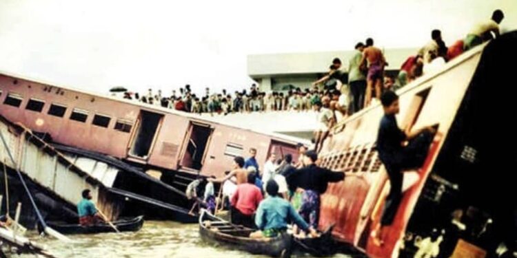 കടലുണ്ടി-തീവണ്ടിയപകടത്തിന്-ഇന്ന്-ഇരുപതുവയസ്സ്,മായാത്ത-ഓർമകളുമായി-ഡോ.-അനിൽ-വള്ളത്തോൾ