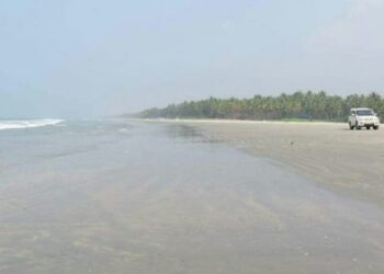 സഞ്ചാരികളെ-കാത്ത്‌- തിക്കോടി-ഡ്രൈവ്-–-ഇൻ-ബീച്ച്