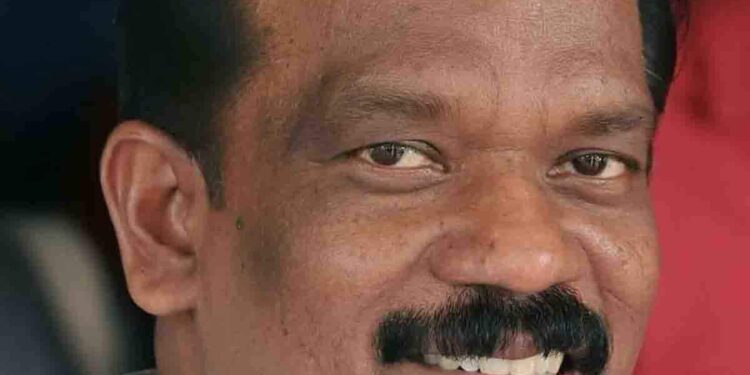 ക്ഷേത്രത്തിന്റെ-ഉപയോഗമില്ലാത്ത-ഭൂമി-വരുമാന-സ്രോതസാക്കിയാൽ-നന്ന്:-ദേവസ്വം-മന്ത്രി