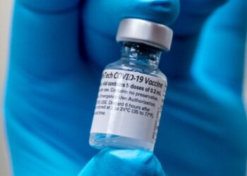 സന്ദര്‍ശകര്‍ക്കും-വിസ-തീര്‍ന്നവര്‍ക്കും-അബുദബി-വാക്‌സിന്‍-നല്‍കും