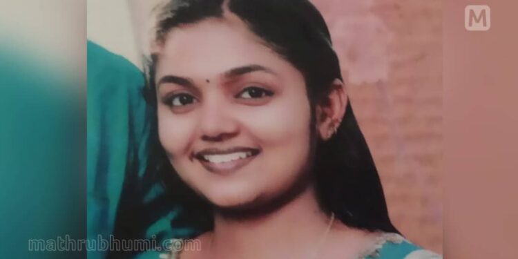 കൊന്നു-കെട്ടിത്തൂക്കിയതാണ്;-സുചിത്രയുടെ-മരണകാരണം-സ്ത്രീധനത്തെ-ചൊല്ലിയുള്ള-തര്‍ക്കമെന്ന്-കുടുംബം