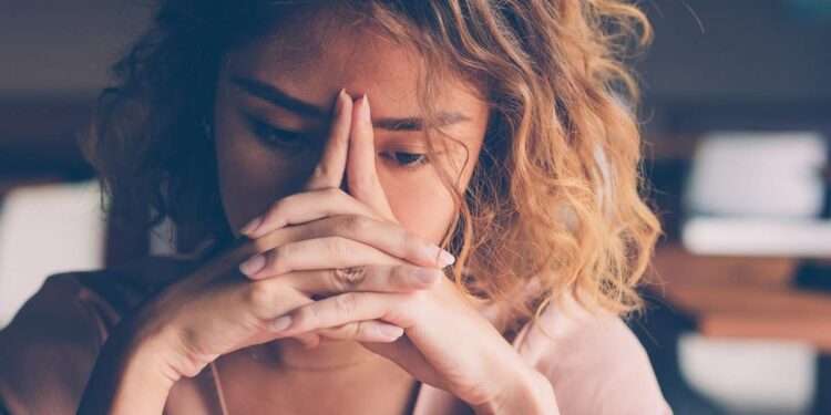 വിഷാദത്തിന്റെ-ഈ-ലക്ഷണങ്ങളെ-കണ്ടില്ലെന്ന്-നടിക്കരുത്!