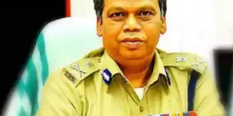 സഹിക്കാൻ-തയ്യാറല്ലെന്ന്-സ്ത്രീകള്‍-തീരുമാനിക്കണം;-മിസ്ഡ്-കോള്‍-ചെയ്താൽ-പോലീസെത്തുമെന്ന്-ഡിജിപി