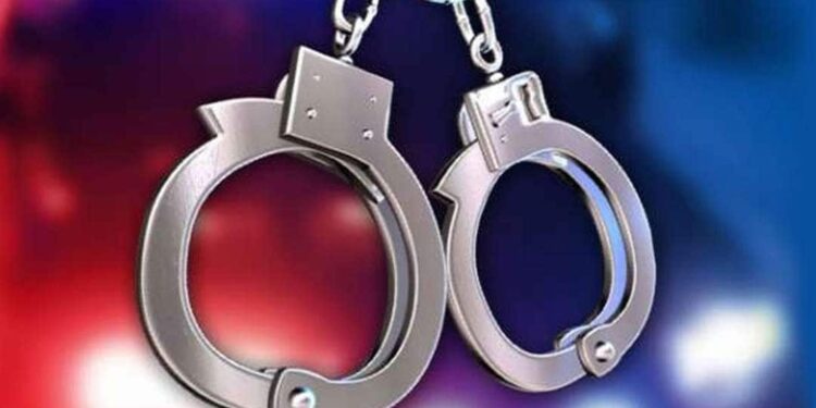 വടകരയില്‍-പാര്‍ട്ടി-അംഗത്തെ-പീഡിപ്പിച്ച-കേസില്‍-രണ്ട്-മുന്‍-സിപിഎം-നേതാക്കള്‍-അറസ്റ്റില്‍