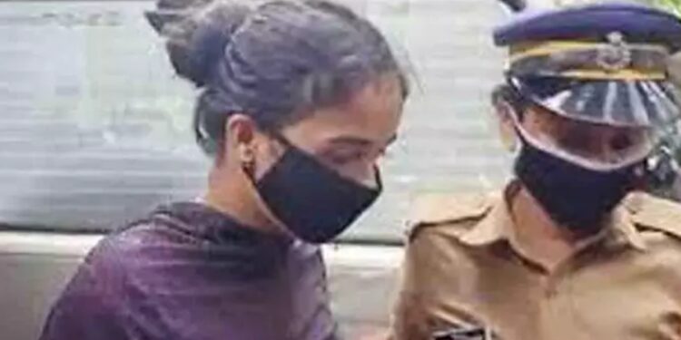 ഫേസ്ബുക്ക്-ഉപയോഗത്തെച്ചൊല്ലി-തർക്കമുണ്ടായിരുന്നു;-രേഷ്മ-ഗര്‍ഭിണിയാണെന്ന്-അറിയില്ലായിരുന്നെന്നും-ഭർത്താവ്