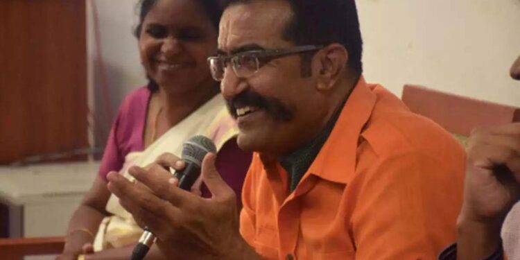 ‘താമസിക്കാൻ-ഒരു-വീട്-വേണം,-അന്വേഷിക്കുകയാണ്’:-കേരളം-വിടില്ലെന്ന്-വ്യക്തമാക്കി-ഋഷിരാജ്-സിങ്