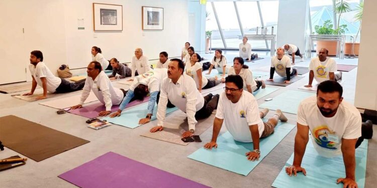 മെഡികെയറിൽ-യോഗ-ഉൾപ്പെടുത്താൻ-നിവേദനവുമായി-പരിശീലകർ