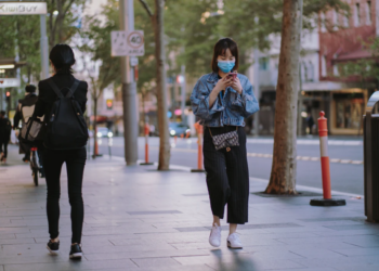 എൻ‌എസ്‌ഡബ്ല്യുവിൽ കൂടുതൽ നിയന്ത്രണങ്ങൾ ആവശ്യമായി വരുമെന്ന് എപ്പിഡെമിയോളജിസ്റ്റ് മുന്നറിയിപ്പ് നൽകുന്നു.