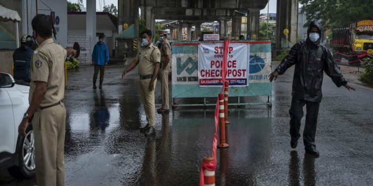 സംസ്ഥാനത്ത്-ഇന്നു-മുതൽ-കടുത്ത-നിയന്ത്രണങ്ങള്;-ടിപിആര്-18-കടന്നാൽ-ട്രിപ്പിള്-ലോക്ക്-ഡൗൺ