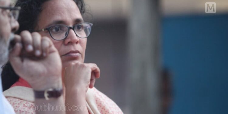 ജനപ്രതിനിധികളെ-ആഞ്ഞാഞ്ഞ്-സല്യൂട്ട്-ചെയ്യുന്നതല്ല-ആദരവ്-കെകെ.-രമ