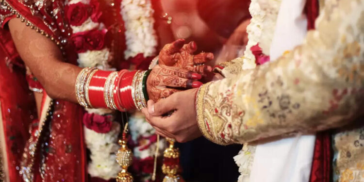 അകന്നുകഴിയുന്ന-ഭാര്യയെ-വിവാഹം-കഴിച്ചത്-സ്വന്തം-അച്ഛൻ!-കേസ്-കൊടുത്ത്-മകൻ