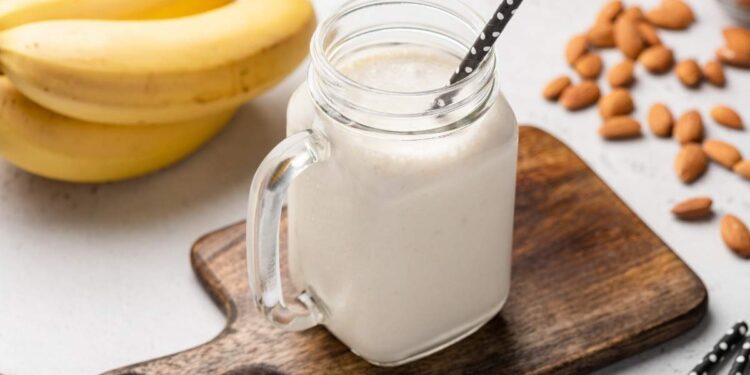 പാലും-പഴവും-ഒരുമിച്ച്-കഴിക്കാമോ?-അറിയണം-ഈ-വിരുദ്ധ-ആഹാരങ്ങളെ-കുറിച്ച്