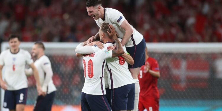 വെംബ്ലിയിൽ-ചരിത്രമെഴുതി-ഇംഗ്ലണ്ട്;-ഡെന്മാർക്കിനെ-തകർത്ത്-ഫൈനലിൽ