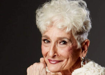 85-വയസ്സുള്ള-മുത്തശ്ശിയ്ക്ക്-ബോയ്ഫ്രണ്ടിനെ-ആവശ്യമുണ്ട്,-യുവാക്കൾ-മാത്രം