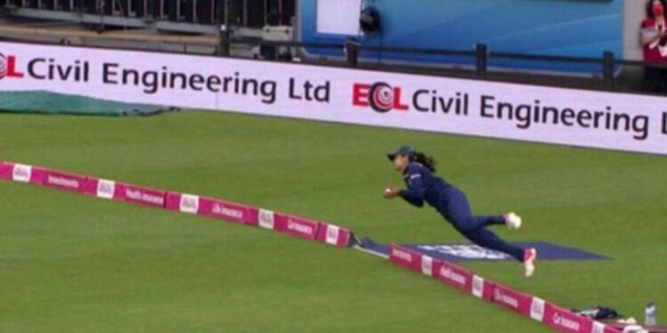 ലോകത്തിലെ-ഏറ്റവും-മികച്ച-ക്യാച്ചുകളിലൊന്ന്;-കൈയടി-നേടി-ഹർലീൻ:-വീഡിയോ