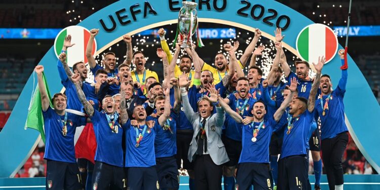 england-vs-italy,-uefa-euro-2020-final,-score,-goals,-live-streaming:-രണ്ടാം-മിനുറ്റിൽ-ലൂക്ക്-ഷായുടെ-ഗോൾ;-ആദ്യ-പകുതിയിൾ-ഇംഗ്ലണ്ട്-മുന്നിൽ