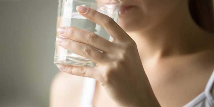 ശരീരത്തിൽ-ജലാംശം-നിലനിർത്താൻ-ഈ-കാര്യങ്ങൾ-ഗുണം-ചെയ്യും