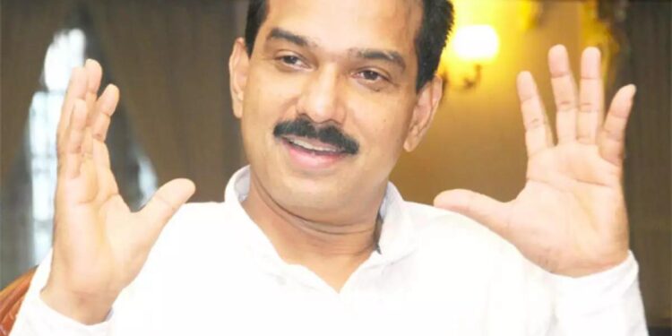 അധിക-വേതനമില്ലാതെ-അവധി-ദിനത്തിലും-ജോലി,-മിനിമം-വേതനവുമില്ല;-കിറ്റക്സിനെതിരെ-തൊഴിൽ-വകുപ്പ്-റിപ്പോർട്ട്