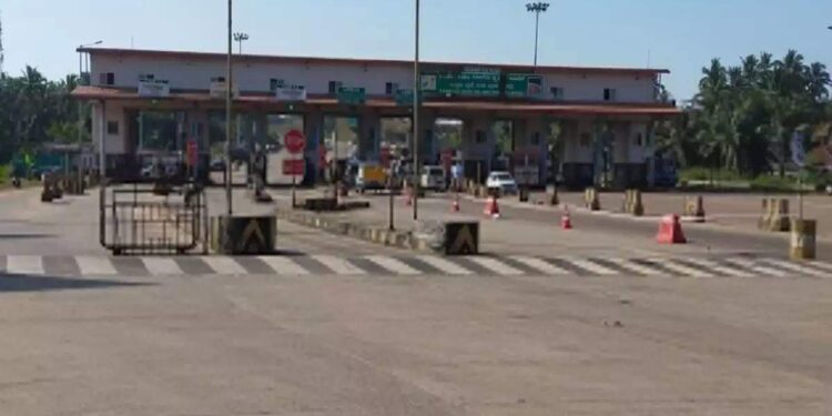 കേരളത്തിൽ-കൊവിഡ്-കേസുകള്‍-കുറയുന്നില്ല;-അതിര്‍ത്തികളില്‍-കൂടുതൽ-ചെക്ക്-പോസ്റ്റുകള്‍-സ്ഥാപിച്ച്-കര്‍ണാടക