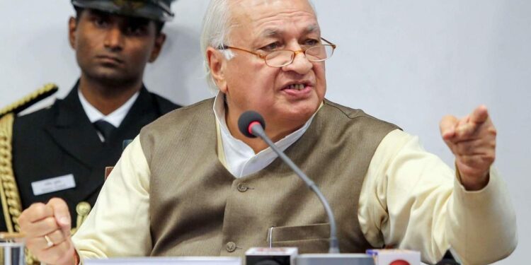 യുവതികൾ-സ്ത്രീധനത്തോട്-നോ-പറയണം;-പരാതി-ഉയർന്നാൽ-ബിരുദം-റദ്ദാക്കണമെന്ന്-ഗവർണർ