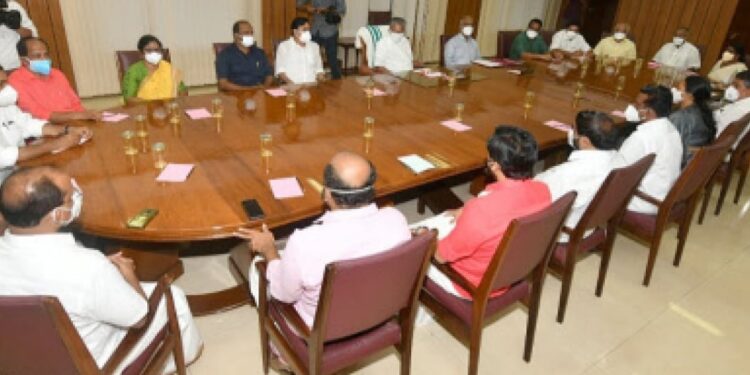 ലോക്ഡൗണിനെതിരായ-പ്രതിഷേധങ്ങള്-ചര്ച്ചചെയ്യും;-നിര്ണായക-മന്ത്രിസഭായോഗം-ഇന്ന്