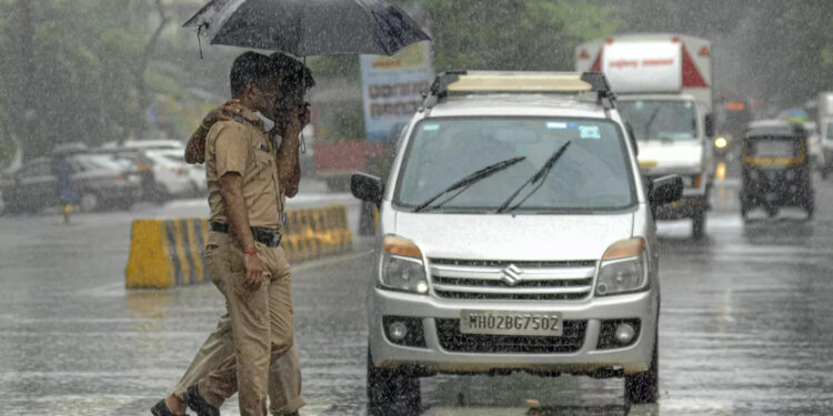 സംസ്ഥാനത്ത്-കനത്ത-മഴ-തുടരുന്നു;-ഇന്ന്-ഏഴ്-ജില്ലകളിൽ-യെല്ലോ-അലേർട്ട്
