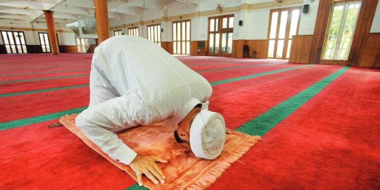 പെരുന്നാളിന്-പള്ളികളില്-40പേര്-മാത്രം;-തെറ്റായ-വാര്ത്തയ്ക്കെതിരെ-കര്ശന-നടപടി-മലപ്പുറം-കളക്ടര്