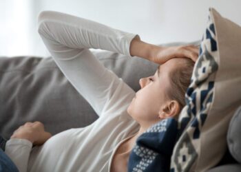 ഡെങ്കിപ്പനി-ബാധിച്ചവർക്ക്-ആരോഗ്യം-വീണ്ടെടുക്കാൻ-ചില-ആഹാരശീലങ്ങൾ