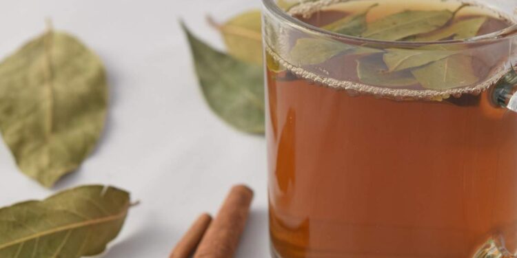 കറുവയില-ചേർത്ത്-ഔഷധ-ഗുണങ്ങളുള്ള-ചായ-തയ്യാറാക്കാം