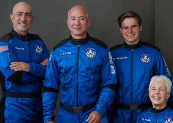 ജെഫ്-ബെസോസിന്റെ-ബ്ലൂ-ഒറിജിൻ-റോക്കറ്റ്-ഇന്ന്-ബഹിരാകാശത്തേക്ക്,-എങ്ങനെ-കാണാം?