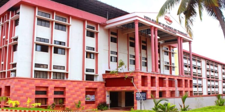 പ്ലേസ്മെന്റ്-റെക്കോര്‍ഡുമായി-തിരുവനന്തപുരം-കിളിമാനൂര്‍-വിദ്യ-എഞ്ചിനീയറിംഗ്-കോളേജ്