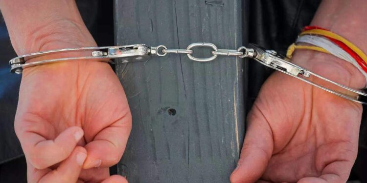 പട്ടാപ്പകൽ-വയോധികയുടെ-വീട്ടിൽ-മോഷണം;-പണം-ഇല്ലെന്ന്-പറഞ്ഞപ്പോള്‍-1000-രൂപ-തിരികെ-കൊടുത്തു,-കാലിൽ-തൊട്ട്-ക്ഷമ-പറഞ്ഞു