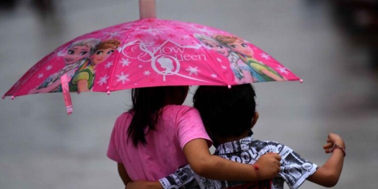 സംസ്ഥാനത്ത്-മഴ-ശക്തമാകും;-നാളെ-11-ജില്ലകളിൽ-യെല്ലോ-അലേർട്ട്