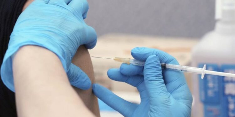 കോവിഡ്-പ്രതിരോധം:-5-ജില്ലകളിൽ-സ്‌പെഷ്യല്‍-ഓഫീസര്‍മാരെ-നിയമിച്ചു