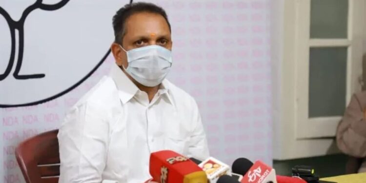 കുറ്റപത്രം-‘ഹിസ്-മാസ്റ്റേഴ്സ്-വോയ്സ്’;-കരുവന്നൂരില്-മൊയ്തീനും-വിജയരാഘവനും-ബന്ധമെന്ന്-കെ-സുരേന്ദ്രൻ