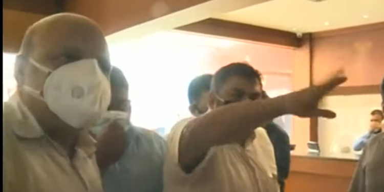 ഐഎന്‍.എല്‍-പ്രവര്‍ത്തകര്‍-ചേരിതിരിഞ്ഞ്-ഏറ്റുമുട്ടി:-പോലീസെത്തി-മന്ത്രിയെ-‘രക്ഷിച്ചു’