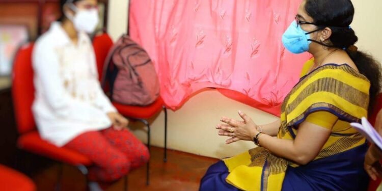 ഒരുമാസമായി-ഒറ്റയ്ക്ക്-കഴിയുകയായിരുന്ന-16-കാരിക്ക്-സംരക്ഷണം;-ബാലികാ-സദനത്തിലേക്ക്-മാറ്റി